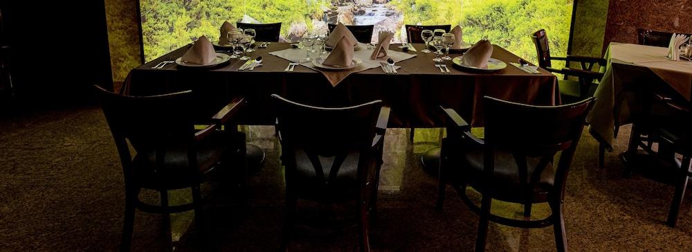 Hotel Rivulus Baia Mare Ngoại thất bức ảnh